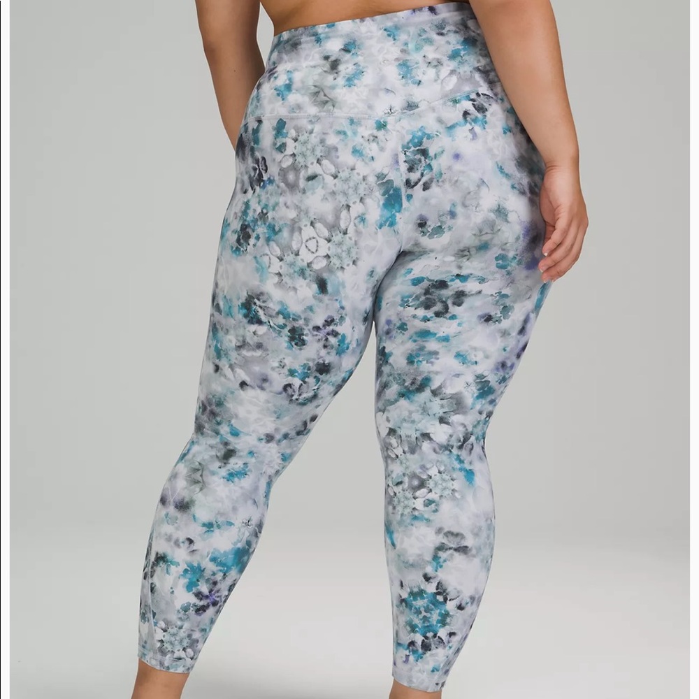 SOLD Unlimit HR tight NWT